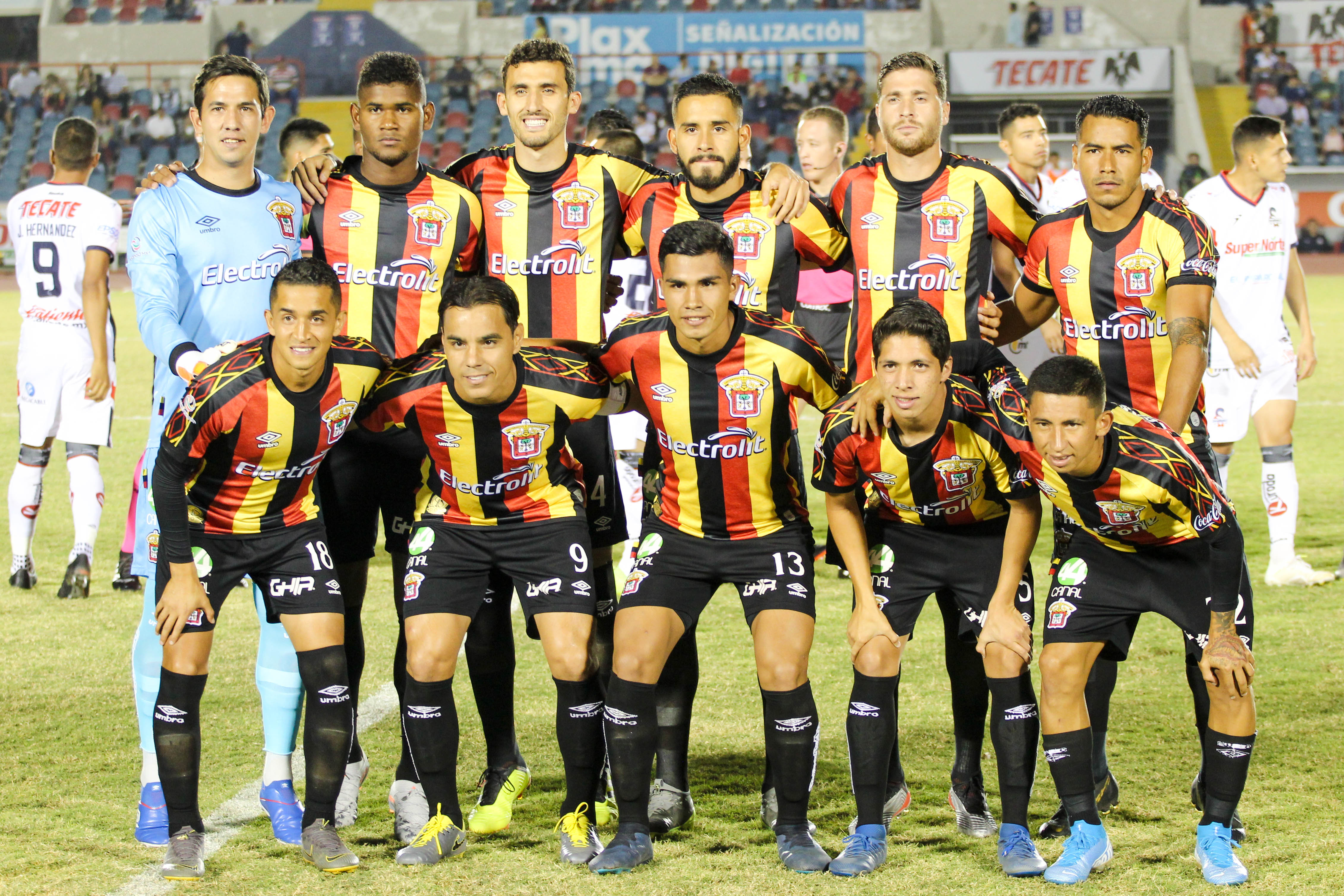 A UN PASO DE LA LIGUILLA | Leones Negros